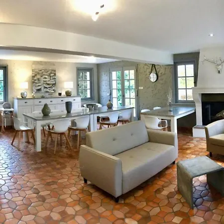 Estaires, 5 Pieces, 10 Personnes - Fr-1-510-8 Holiday home