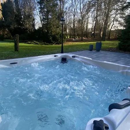 Elegante Avec Parc Arbore, Et Equipements Complets Pour 14 Pers. Dans La Campagne Flamande - Fr-1-510-8 Vakantiehuis Estaires